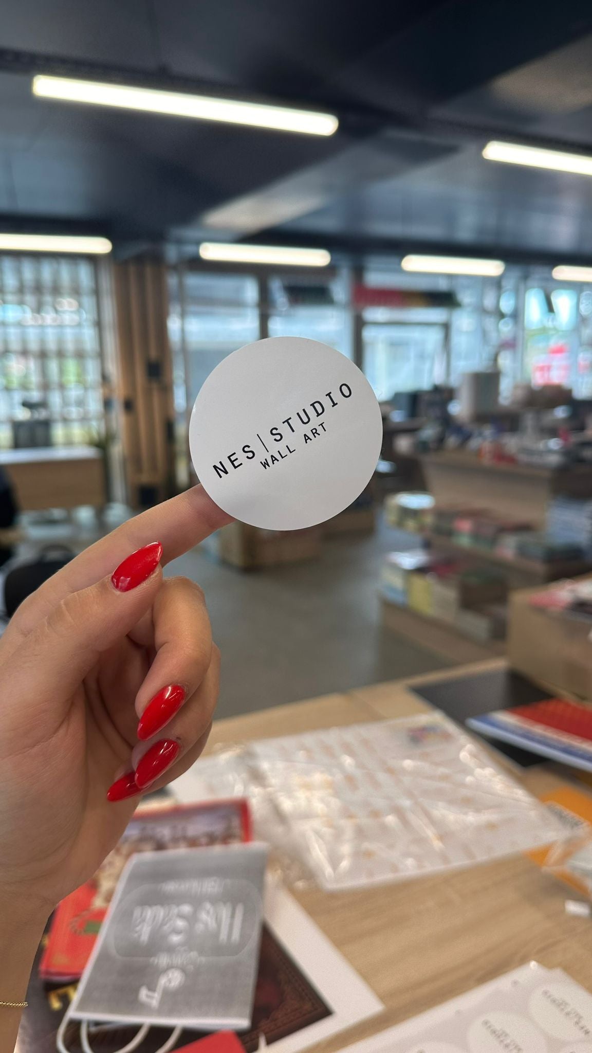 Jet Kuşe Sticker Baskı – Parlak Yüzeyli Etiket