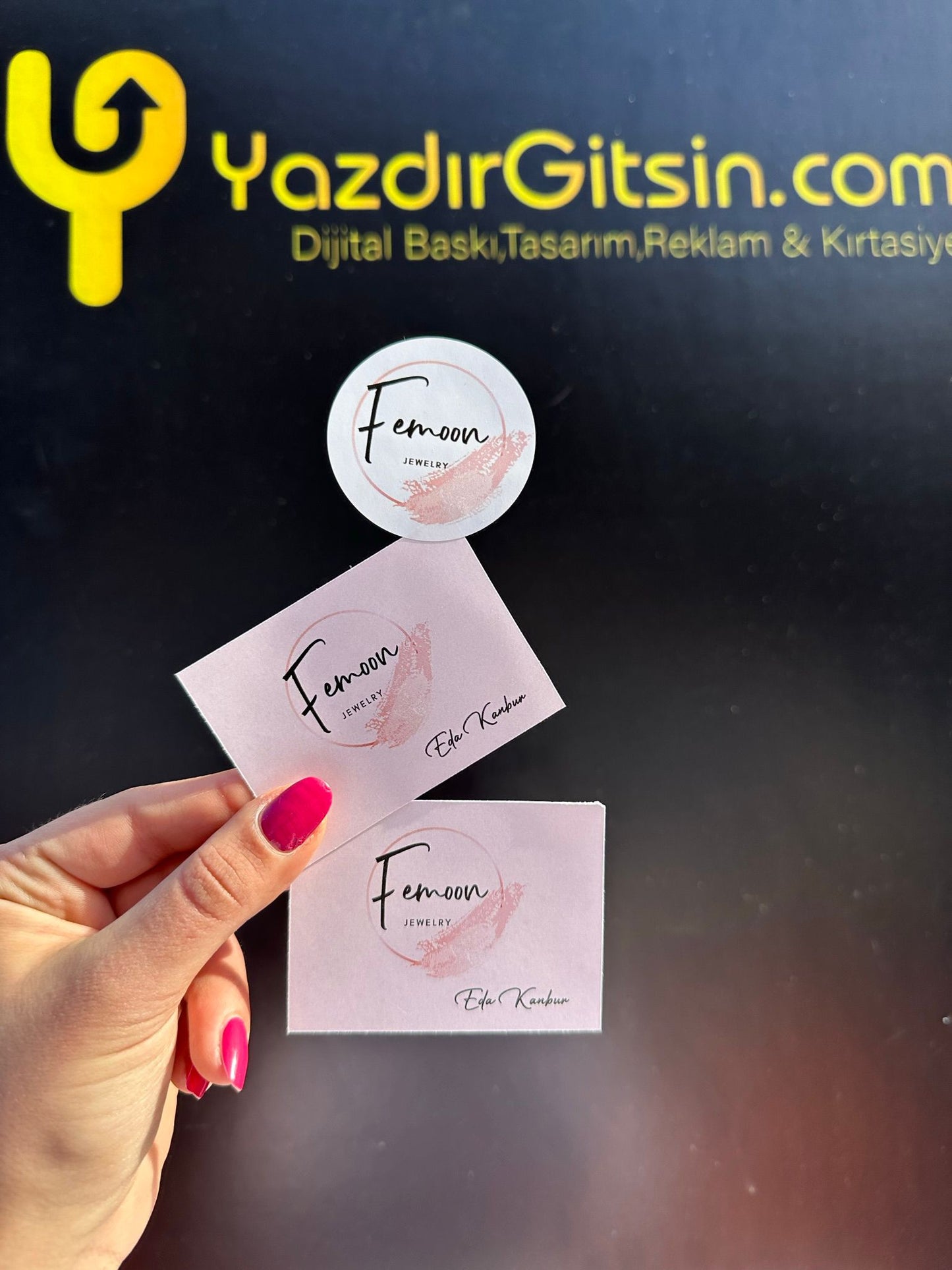 THE OPPORTUNITY TO HIGHLIGHT YOUR BRAND!